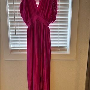 Elegant Magenta V-Neck Pleated Maxi Dress